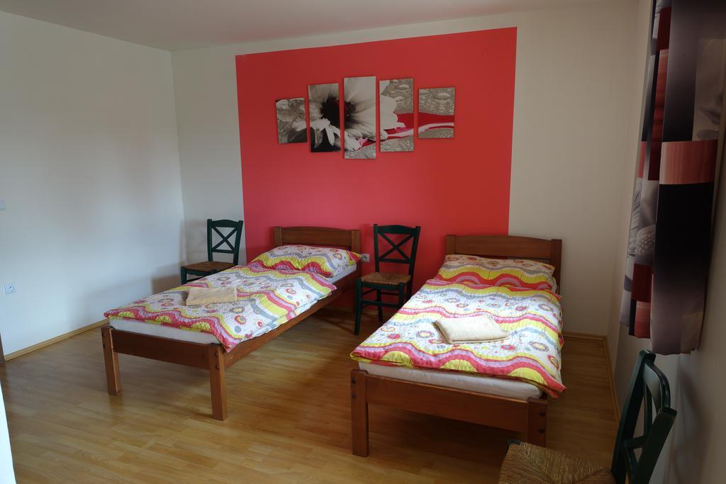 Penzion U Tomcalu Terezín Exteriör bild