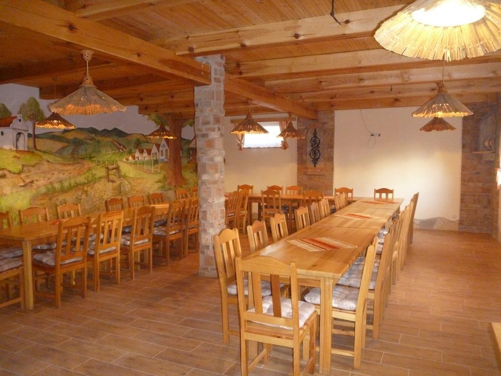 Penzion U Tomcalu Terezín Exteriör bild
