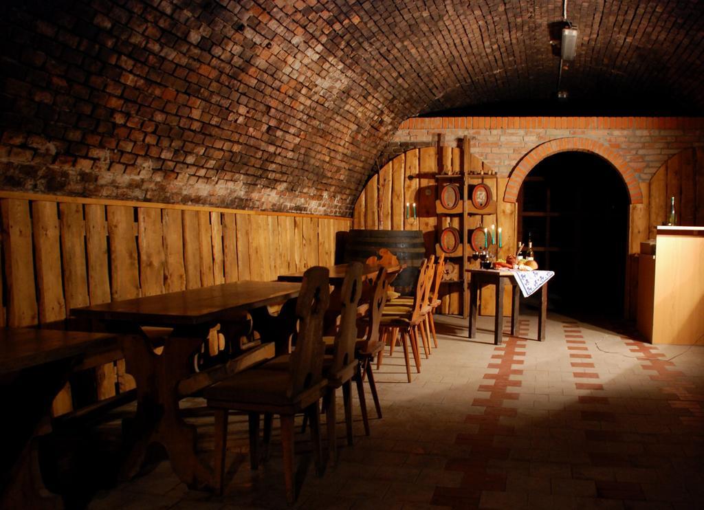 Penzion U Tomcalu Terezín Exteriör bild